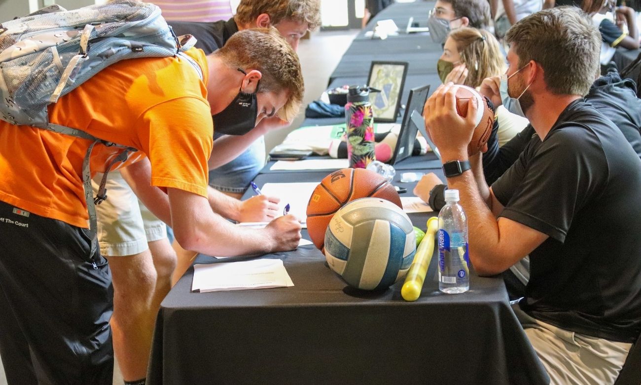 Intramural sign-up at student activity fair